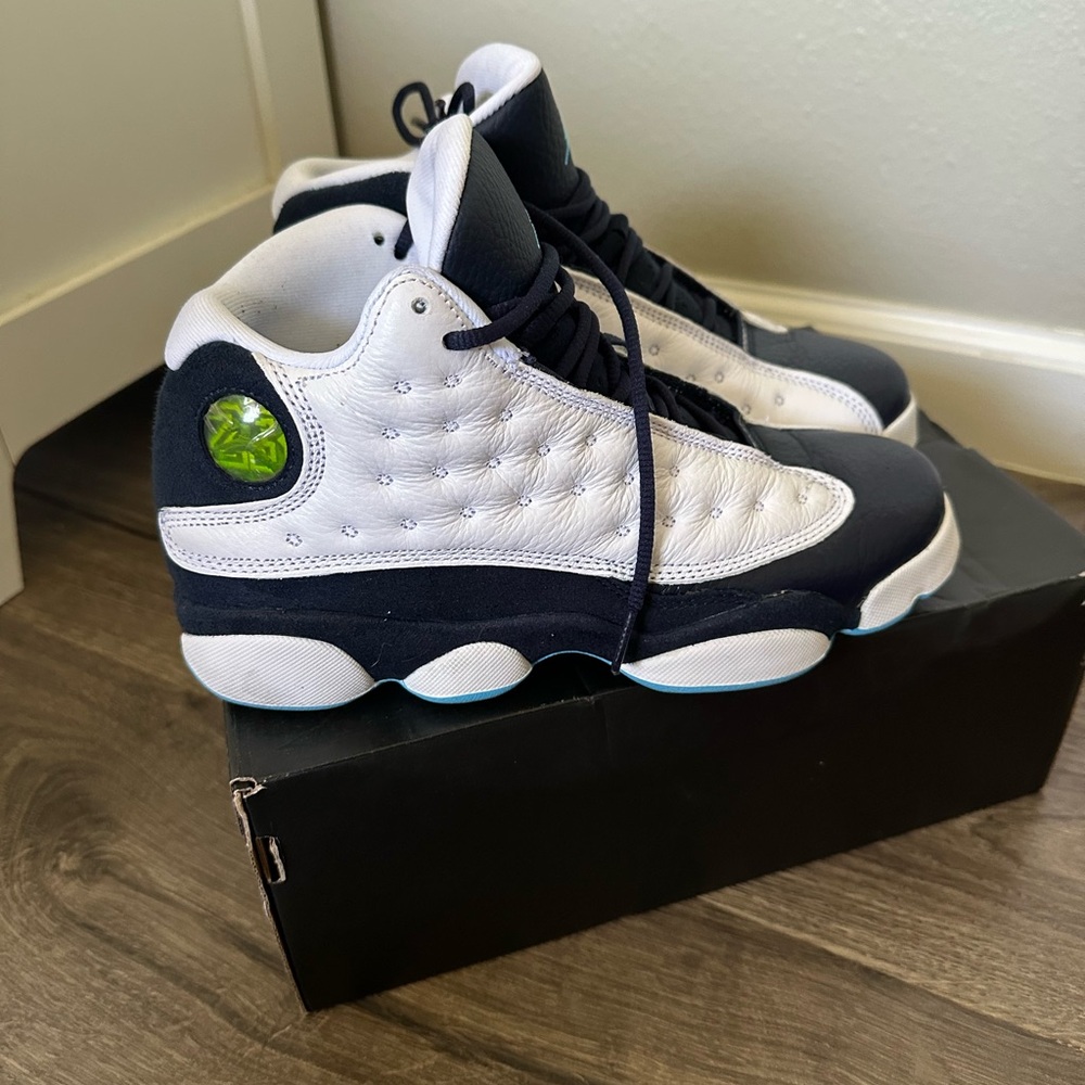 Obsidian powder blue Jordan 13’s 5.5Y